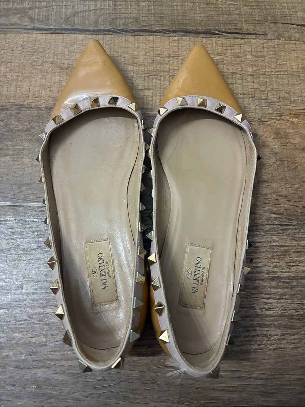 Valentino Rockstud Pointed Leather Flats